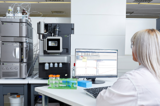 MassLynx for quantitation offers a range of application managers with specialized data processing functionalities, eliminating time-consuming manual data review and increasing productivity.